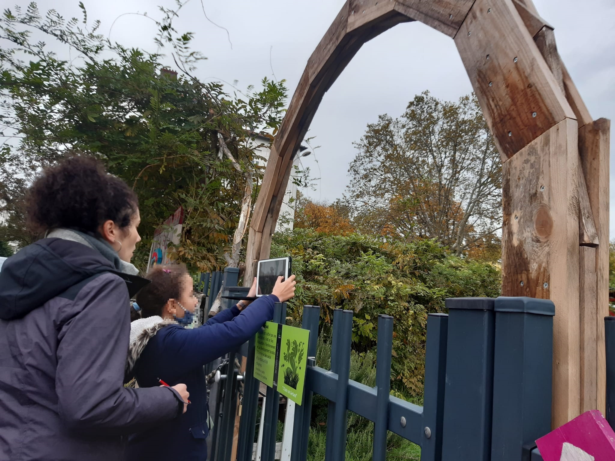 illustration Balade sensible et création des fresques au collège Rosset