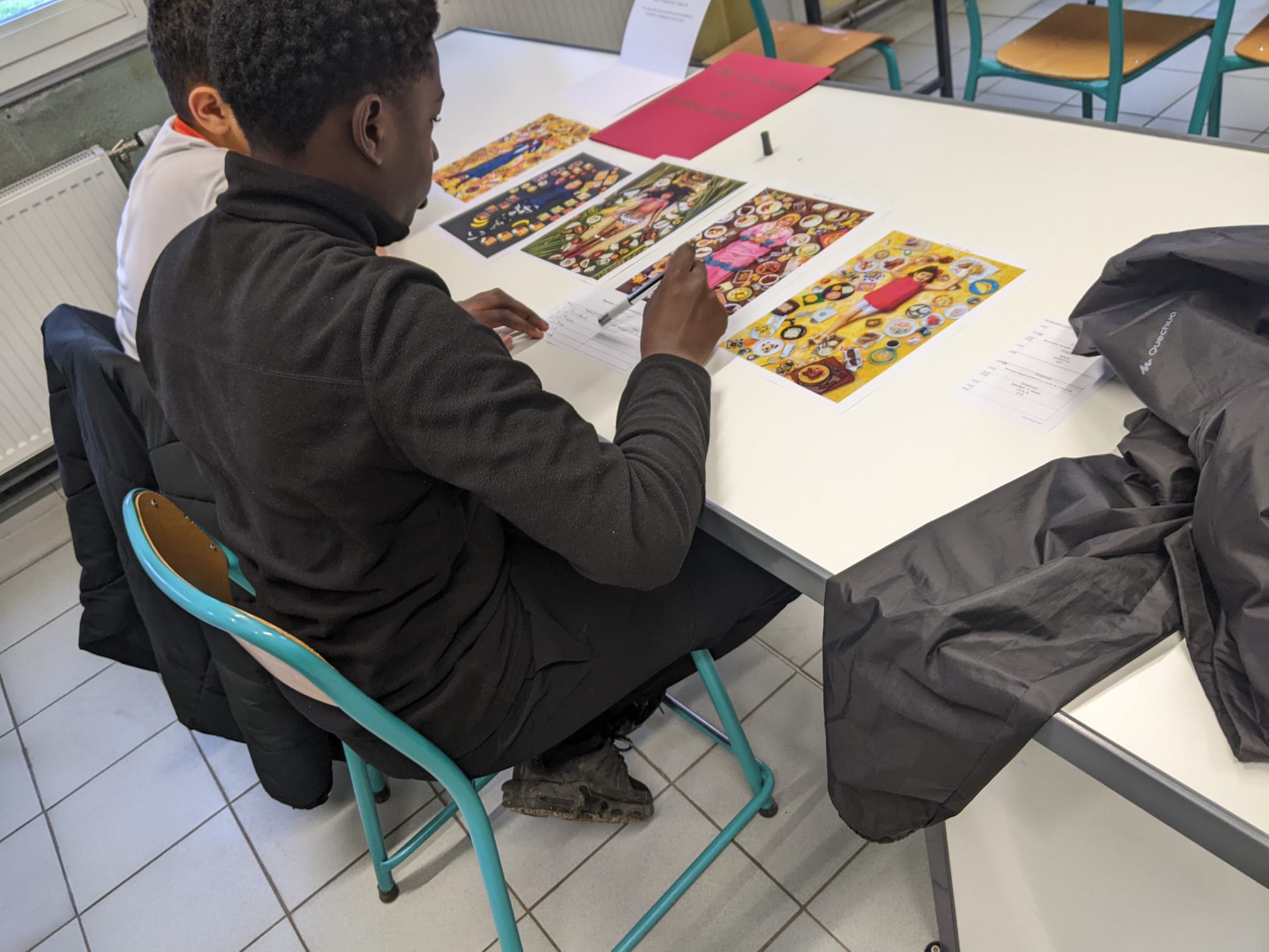 illustration Course d’orientation entre les photos de Gregg Segal pour les élèves de Triolet !  